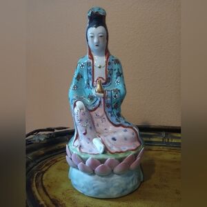 Porcelain Statues Of Guanyin